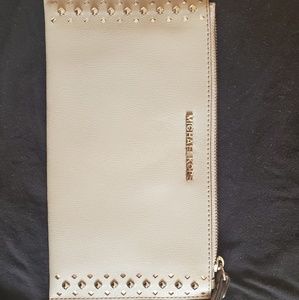 MK ENVELOPE WRISTLET
